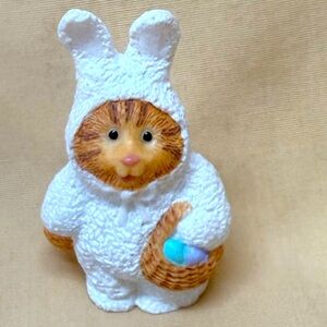 Cameron the Hallmark Cat in a Bunny Suit Figurine. K